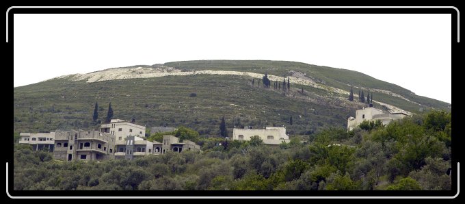 DismantledSettlement5023 Dismantled settlement site is above the Palestinian buildings