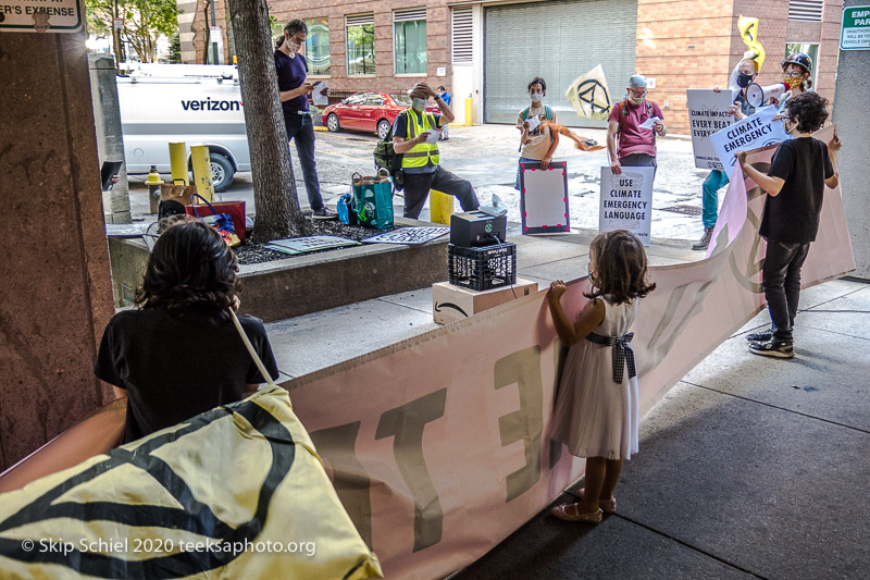 Extinction Rebellion-WHDH-Boston-Climate-Schiel-IMG_4102