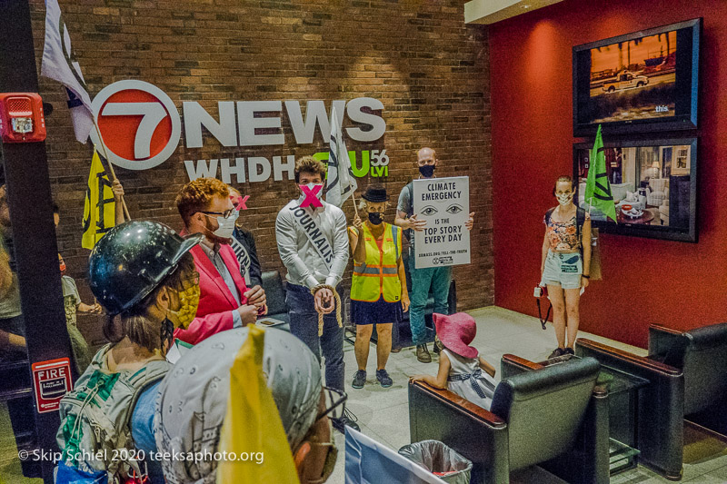 Extinction Rebellion-WHDH-Boston-Climate-Schiel-IMG_4171