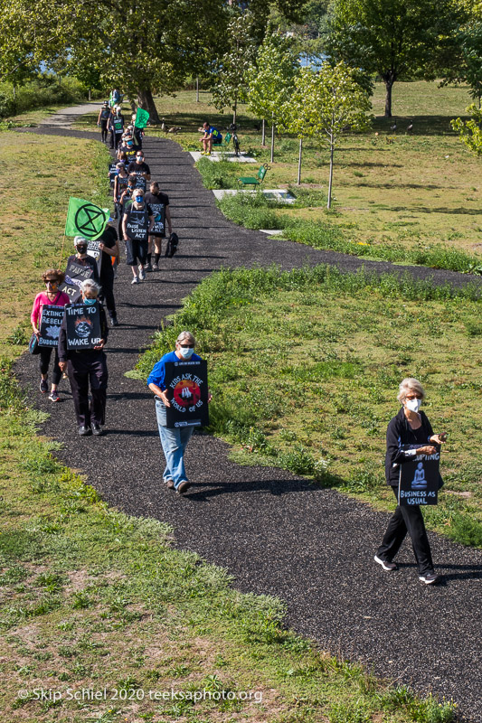 Extinction Rebellion-meditators-climate-Schiel-IMG_4312