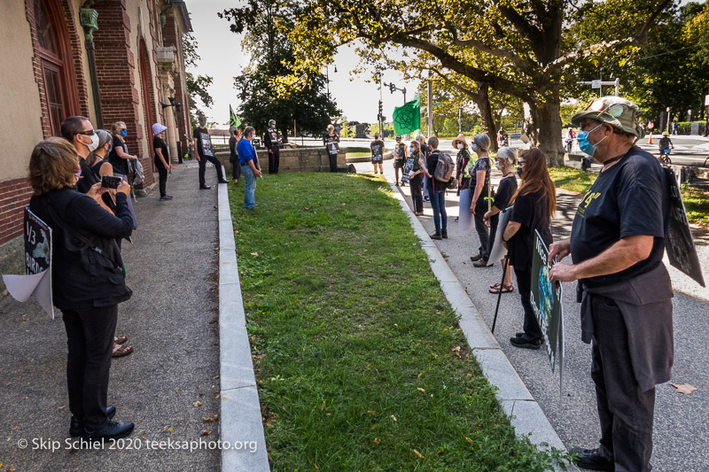 Extinction Rebellion-meditators-climate-Schiel-IMG_4328