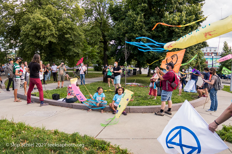 Extinction Rebellion-GreenRoots-Eversource-Teeksa-IMG_7808