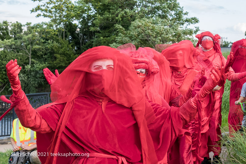 Extinction Rebellion-GreenRoots-Eversource-Teeksa-IMG_7967