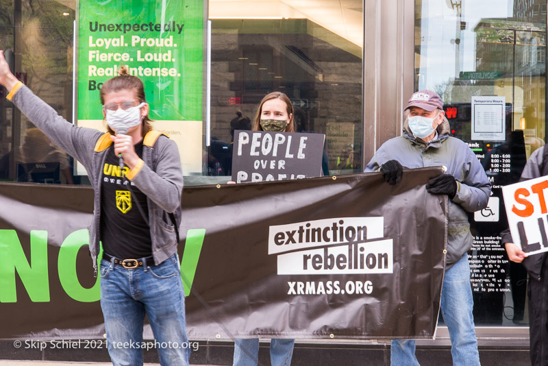 Extinction Rebellion-Boston-oil pipeline-Skip Schiel Copyright-_DSC5545