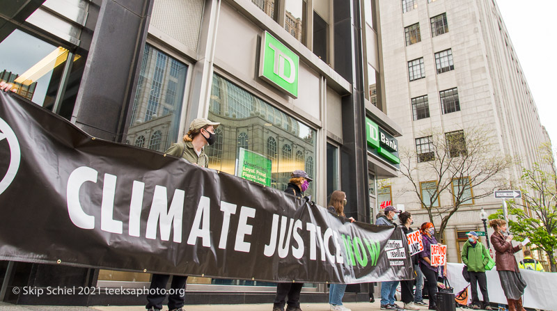 Extinction Rebellion-Boston-oil pipeline-Skip Schiel Copyright-_DSC5566