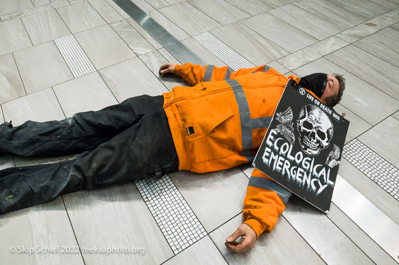 Extinction Rebellion-die in-Boston_IMG_9537