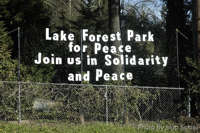 LakeForestPeacePark3560 Weekly vigil on Saturday mornings in Lake Forest Park, northern Seattle, for more than 4 years